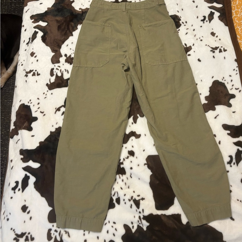 Everlane green cargo/barrel style crop pants - Picture 3 of 5